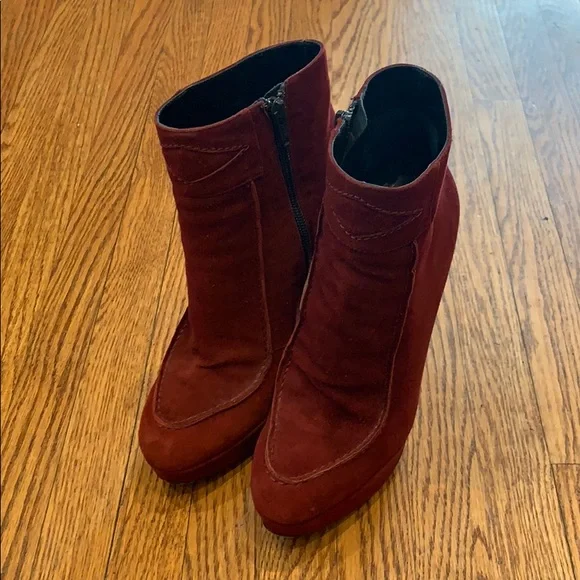 Abel Munoz Burgundy/Wine Suede Ankle Boots. - Picture 1 of 8